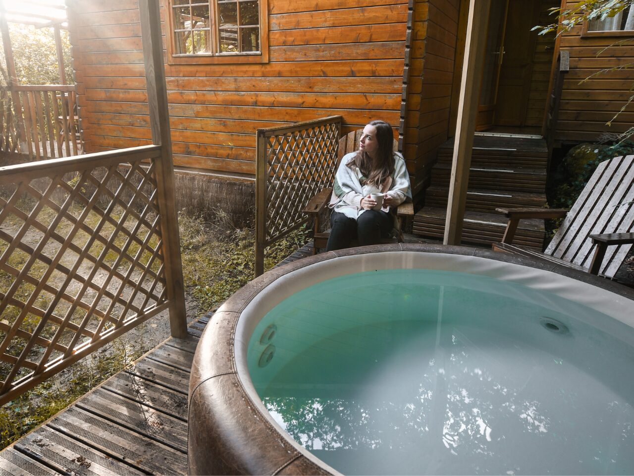 Lodge cabin with hot tub “Les Cinq Sens”