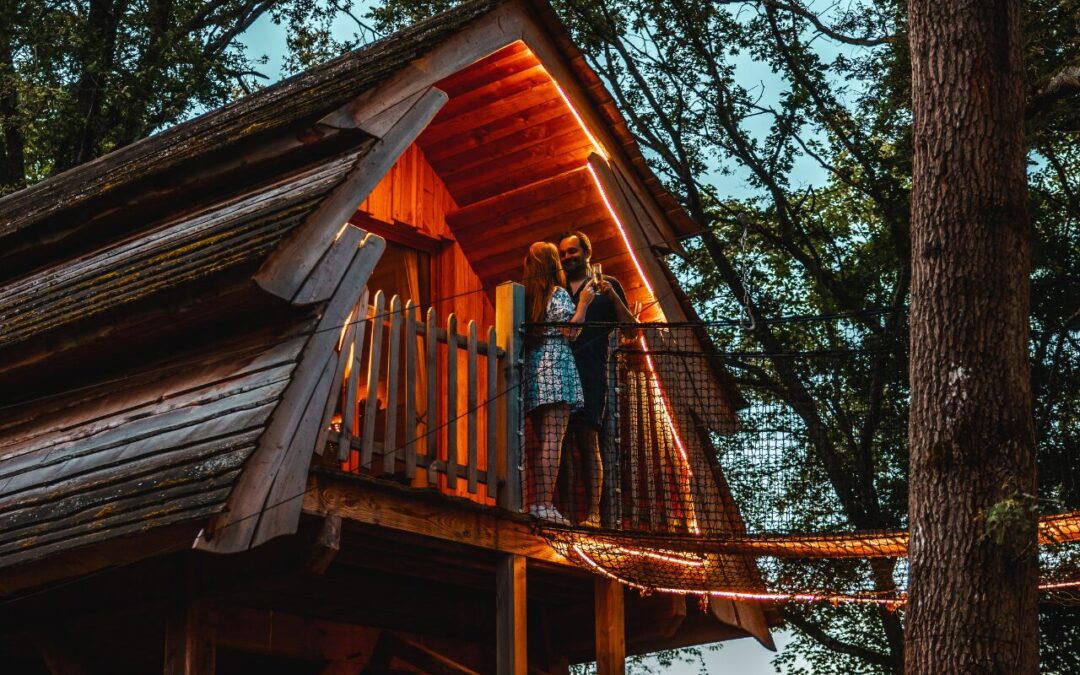 Boomhut met jacuzzi “Enchantée”