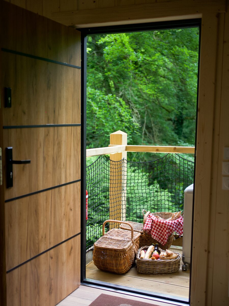 petit-déjeuner à la porte de la cabane du Bonheur