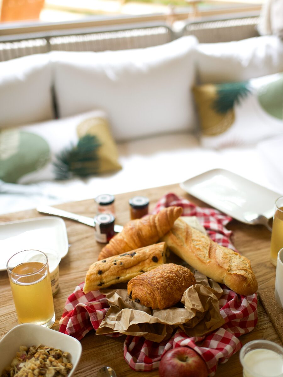 petit-déjeuner lors d'un séjour romantique