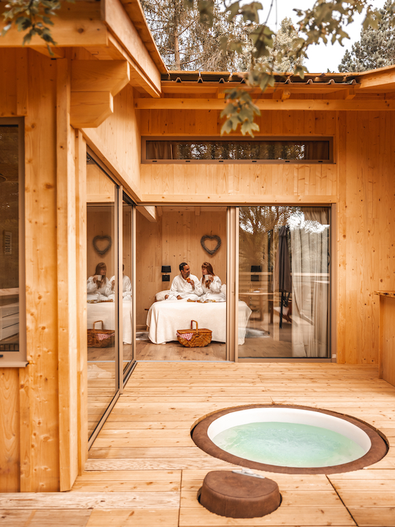 nuit insolite dans la cabane avec jacuzzi près de Paris