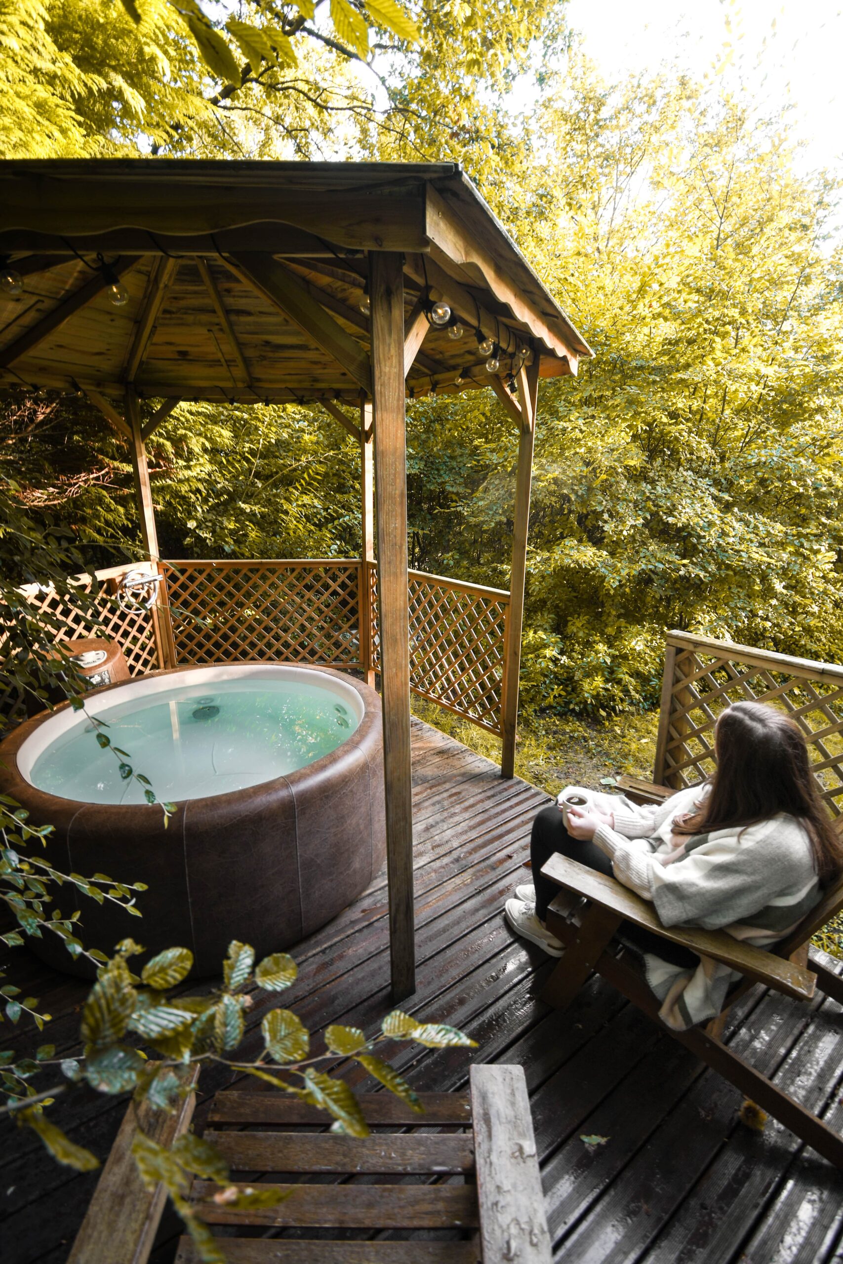 Chambre cosy dans une cabane dans les arbres près de Paris