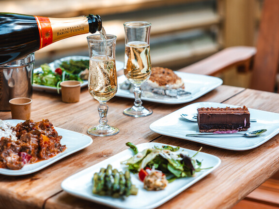 Dîner traiteur et champagne